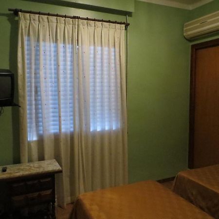Hostal Vera Carlet Room photo